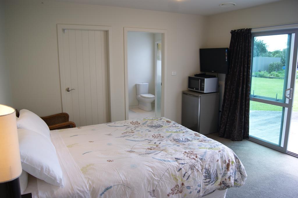 Waihi Beach Getaway-Studio, Ensuite & Private Deck Buitenkant foto